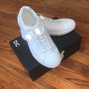 On Cloud The Roger Tennis shoe